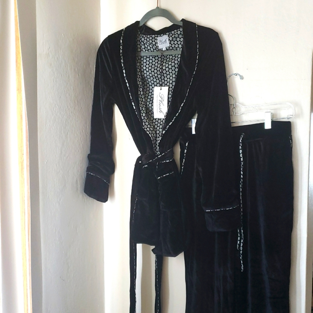 Plush Two Piece Pajama Set Small Black NWT